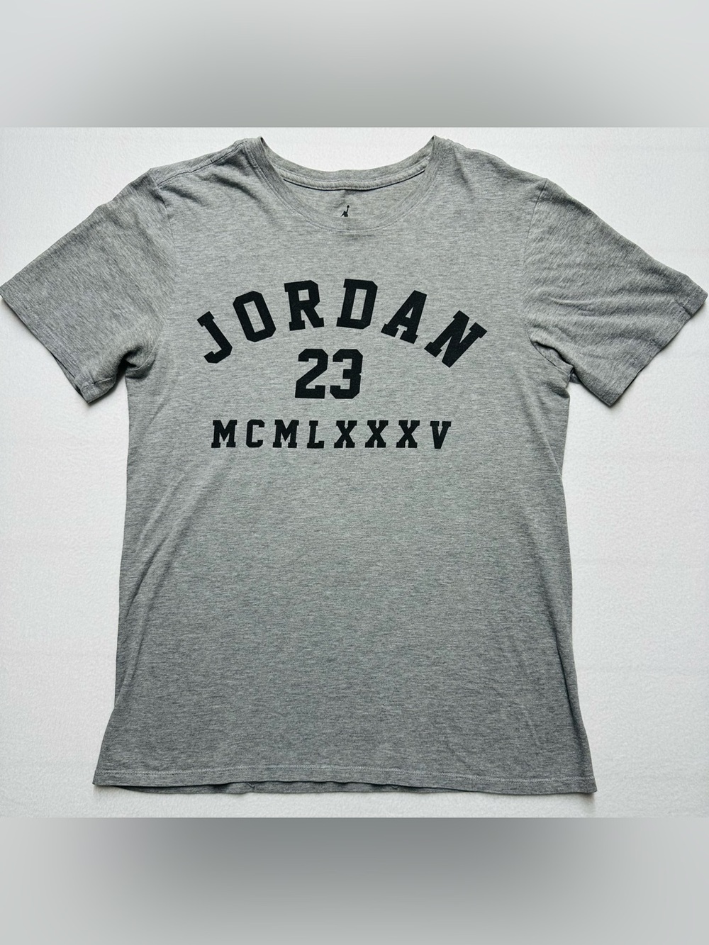 Jordan Men’s Small 23 MCMLXXXV Gray Jumpman Graphic T-Shirt 1985